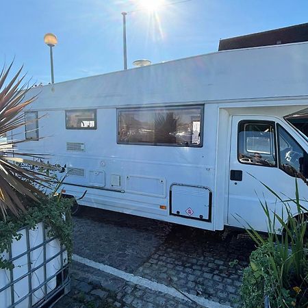 Cool Wheels On The Waterfront Hotell Liverpool Eksteriør bilde