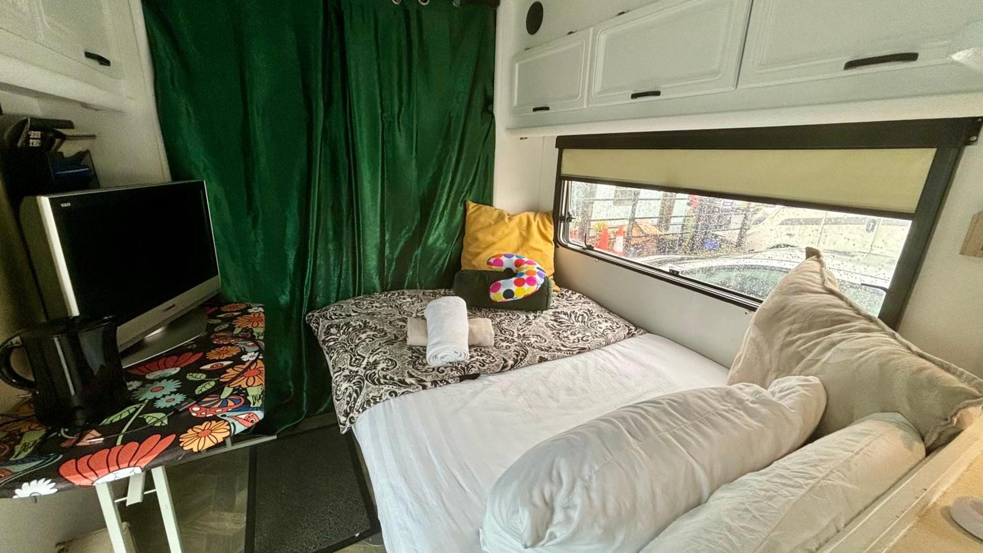 Cool Wheels On The Waterfront Hotell Liverpool Eksteriør bilde