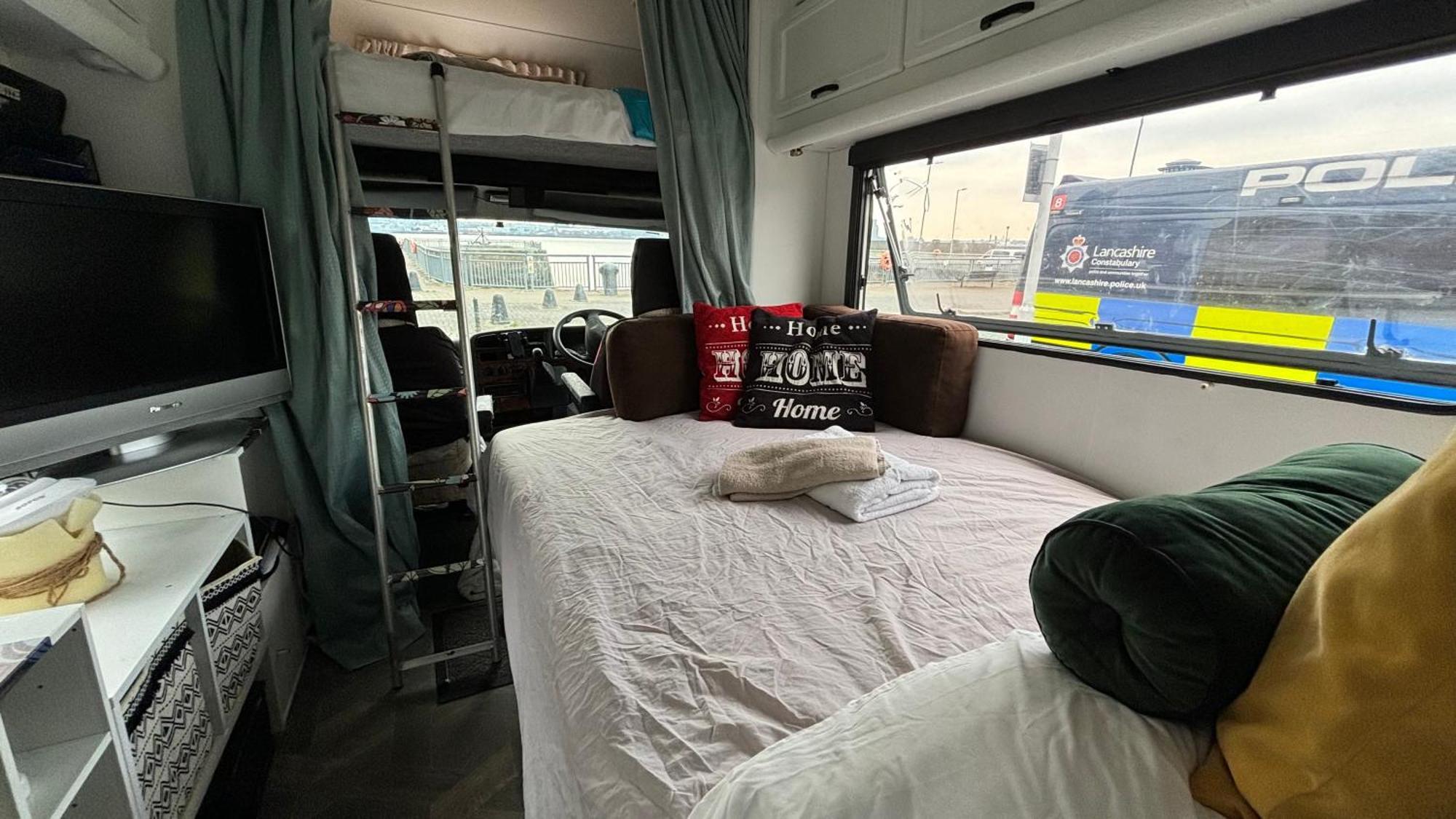 Cool Wheels On The Waterfront Hotell Liverpool Eksteriør bilde