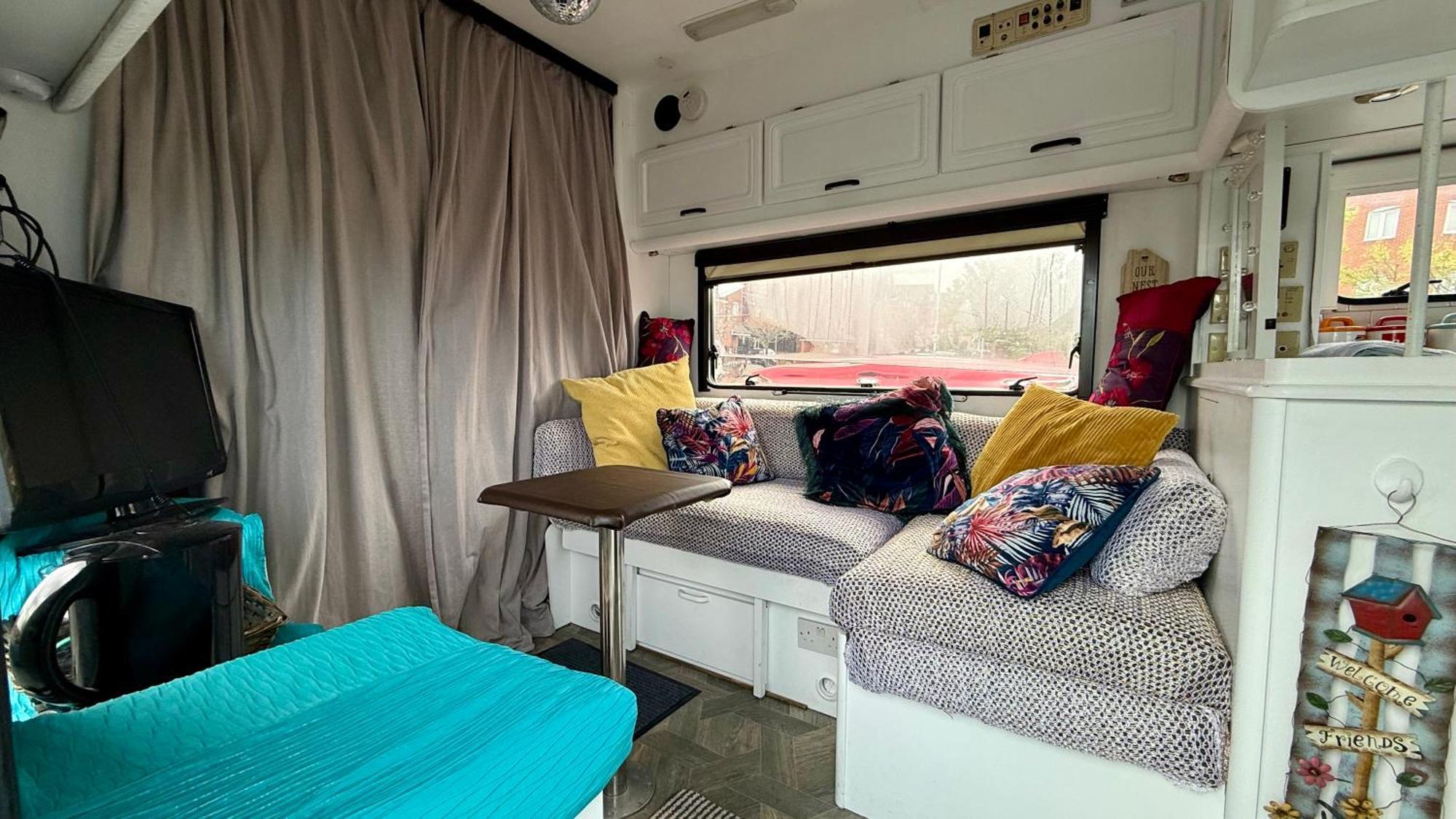 Cool Wheels On The Waterfront Hotell Liverpool Eksteriør bilde